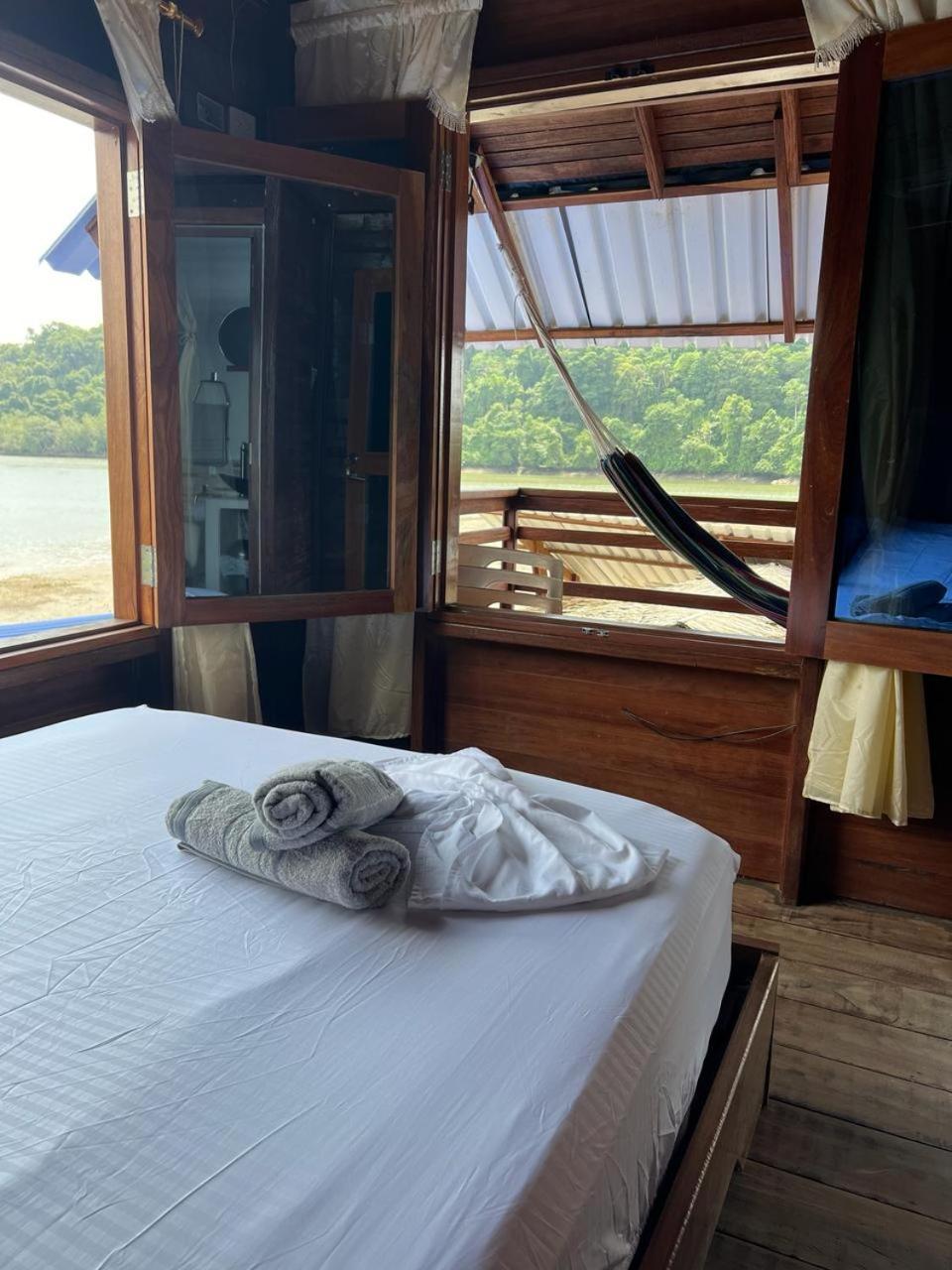 Rm Hotel Nuqui